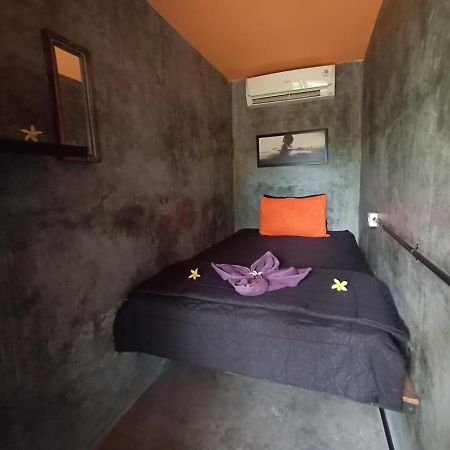 Keramas Surf Hostel Экстерьер фото